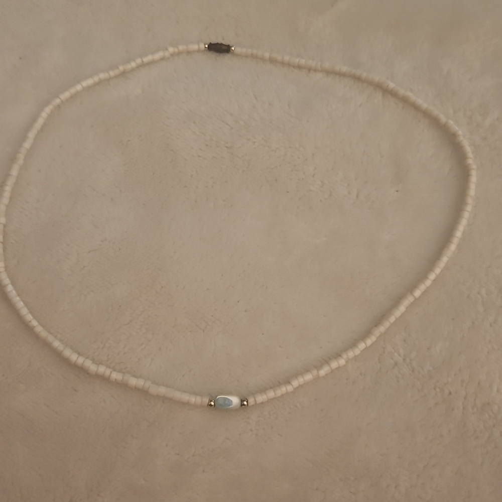 Vintage 1970s White Heishi Shell Bone Beaded Surfer Unisex Necklace - Picture 2 of 7
